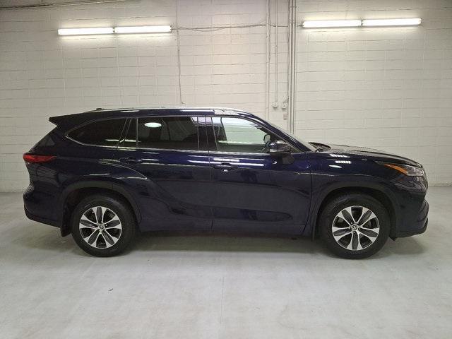 used 2021 Toyota Highlander car, priced at $31,600