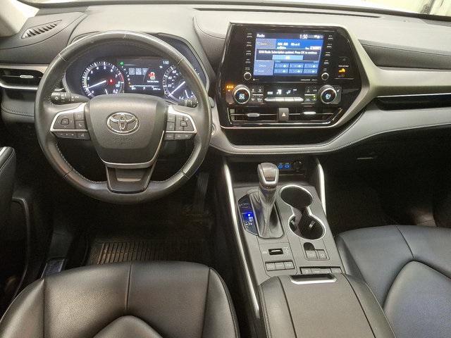 used 2022 Toyota Highlander car, priced at $36,600