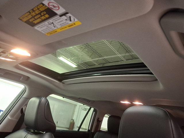 used 2022 Toyota Highlander car, priced at $36,600