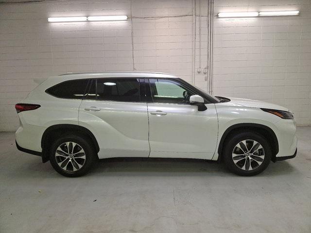 used 2022 Toyota Highlander car, priced at $36,600