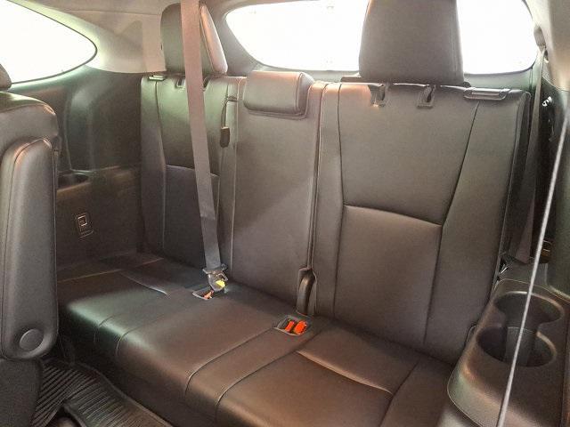used 2022 Toyota Highlander car, priced at $36,600