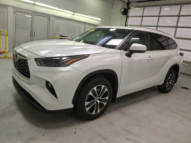 used 2022 Toyota Highlander car, priced at $36,600