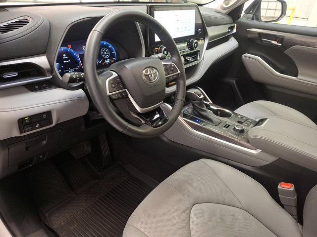 used 2023 Toyota Highlander car, priced at $33,800