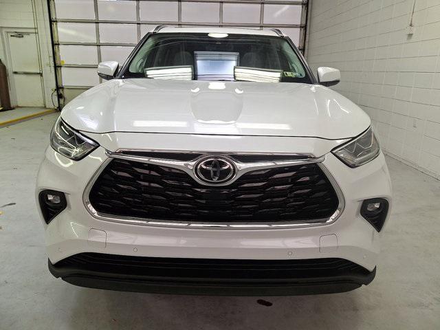 used 2023 Toyota Highlander car, priced at $33,800