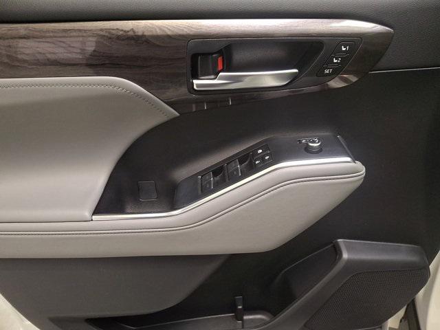 used 2023 Toyota Highlander car, priced at $33,800