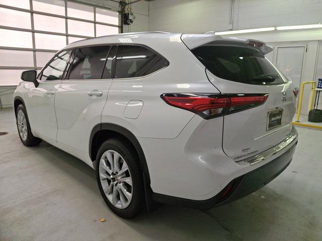 used 2023 Toyota Highlander car, priced at $33,800