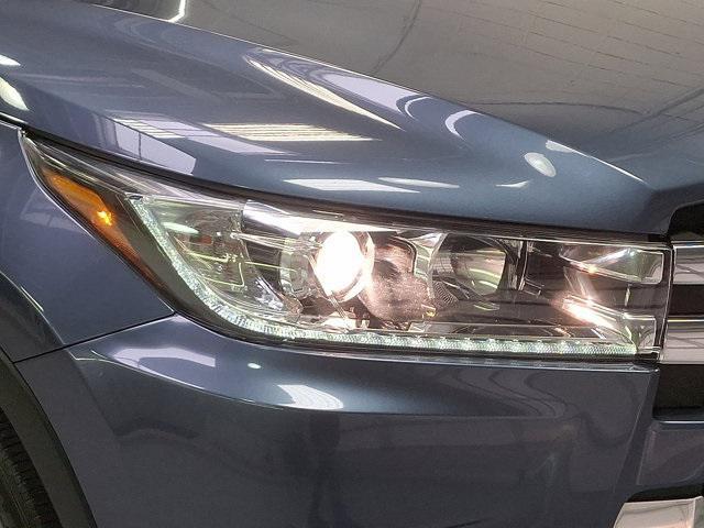 used 2019 Toyota Highlander car, priced at $25,600