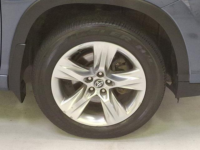 used 2019 Toyota Highlander car, priced at $25,600