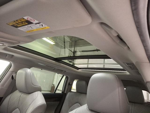 used 2021 Toyota Highlander Hybrid car, priced at $36,600