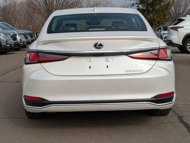 new 2025 Lexus ES 300h car, priced at $54,519