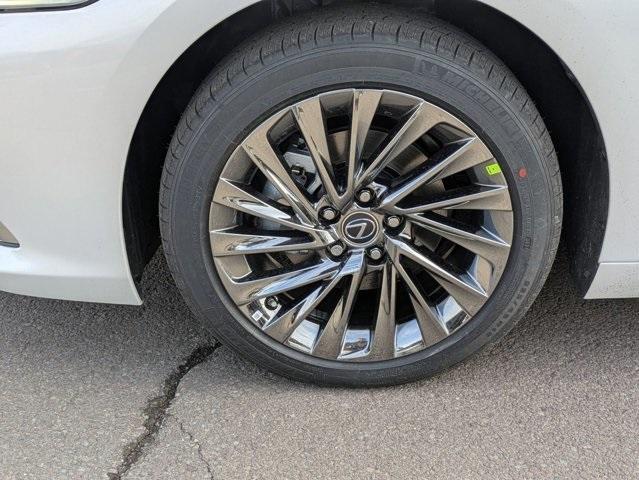 new 2025 Lexus ES 300h car, priced at $54,519