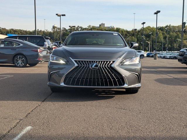 new 2025 Lexus ES 300h car, priced at $48,763