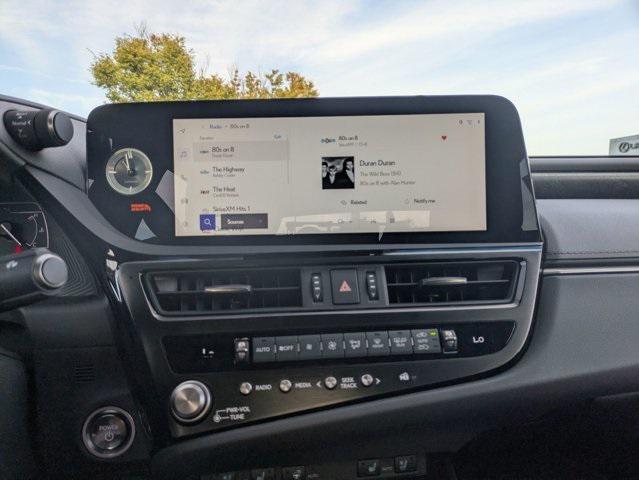 new 2025 Lexus ES 300h car, priced at $48,763