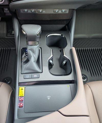 new 2025 Lexus ES 300h car, priced at $48,763