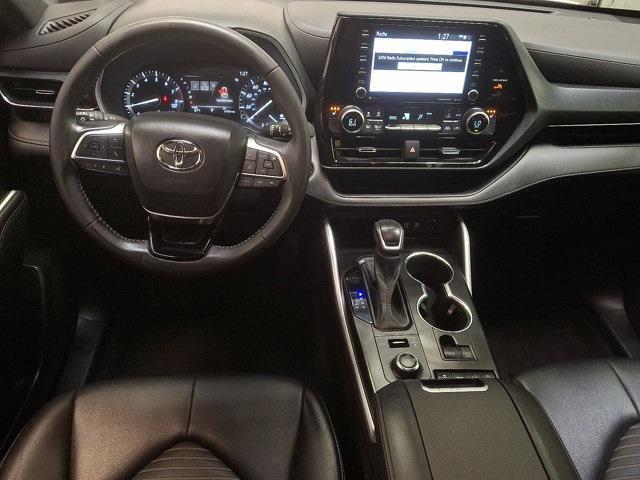 used 2021 Toyota Highlander car, priced at $33,100