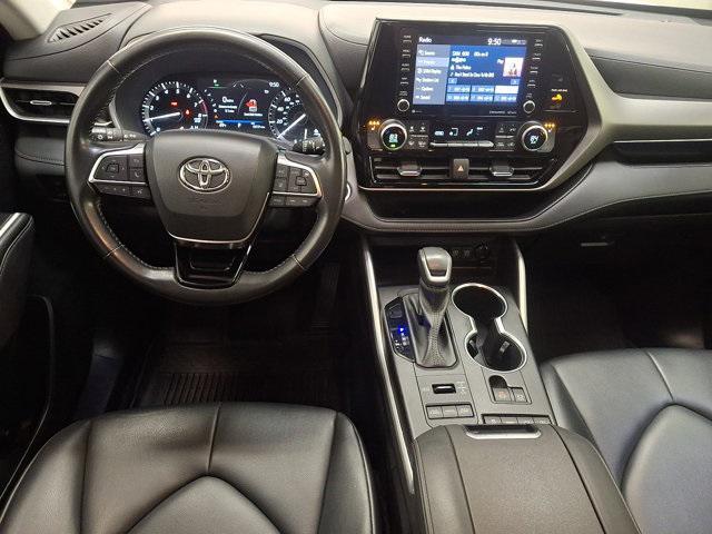 used 2021 Toyota Highlander car, priced at $33,000
