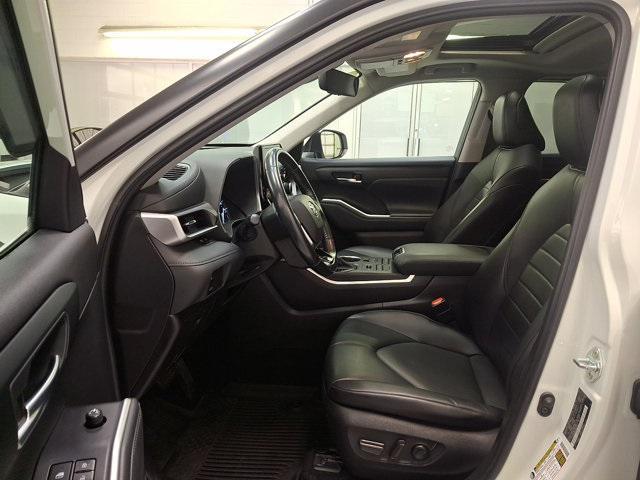used 2021 Toyota Highlander car, priced at $33,000