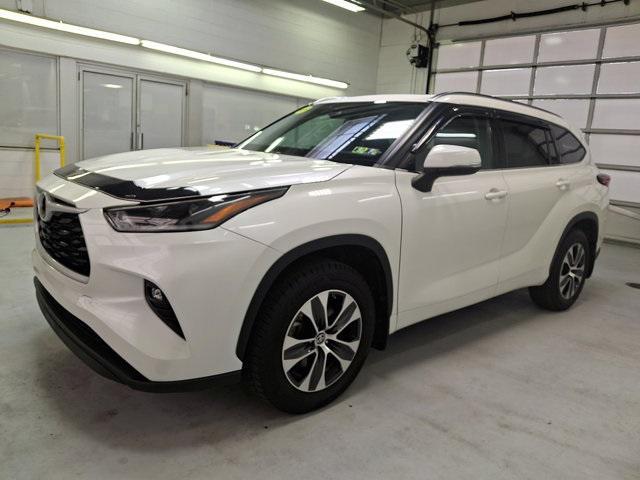 used 2021 Toyota Highlander car, priced at $33,000
