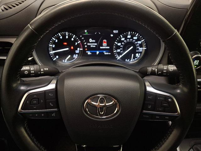 used 2021 Toyota Highlander car, priced at $33,000