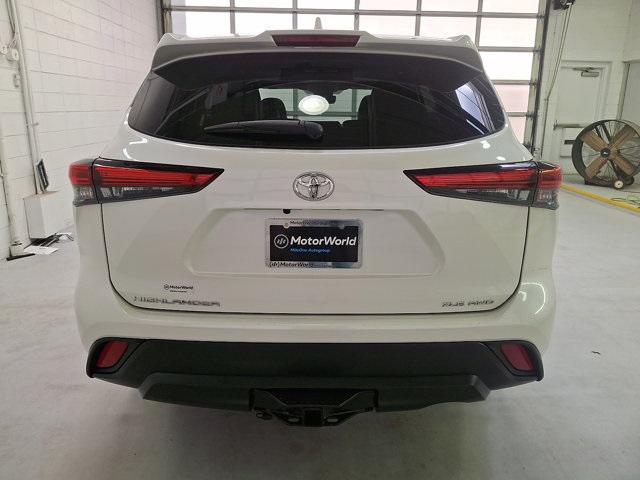 used 2021 Toyota Highlander car, priced at $33,000
