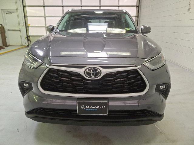 used 2022 Toyota Highlander car, priced at $34,600