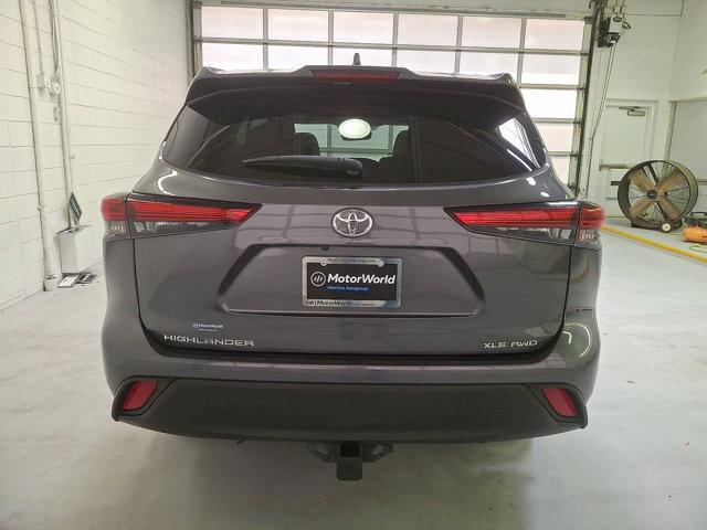 used 2022 Toyota Highlander car, priced at $34,600