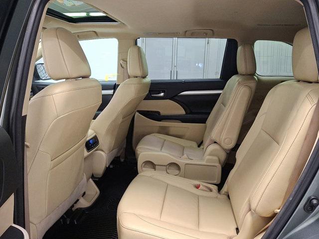 used 2018 Toyota Highlander car, priced at $25,900
