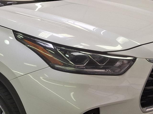 used 2021 Toyota Highlander car, priced at $33,400