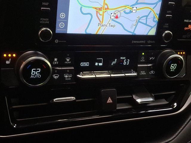 used 2020 Toyota Highlander Hybrid car, priced at $30,900