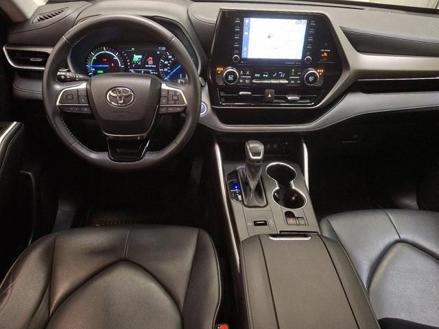used 2020 Toyota Highlander Hybrid car, priced at $30,900