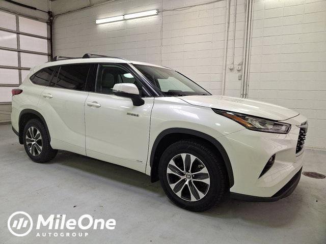 used 2020 Toyota Highlander Hybrid car, priced at $30,700
