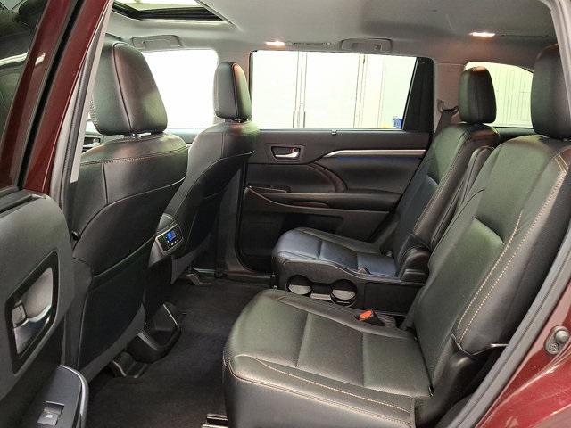 used 2019 Toyota Highlander car, priced at $31,300