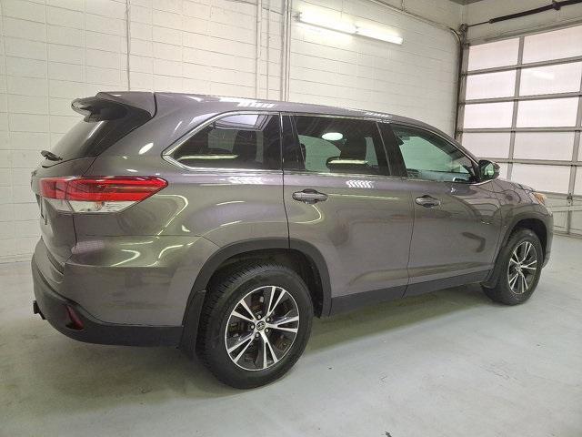 used 2019 Toyota Highlander car, priced at $22,400
