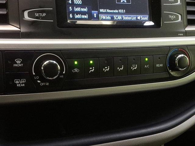 used 2019 Toyota Highlander car, priced at $22,400