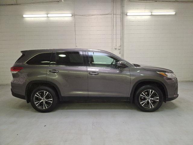 used 2019 Toyota Highlander car, priced at $22,400