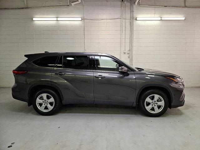 used 2022 Toyota Highlander car, priced at $33,900