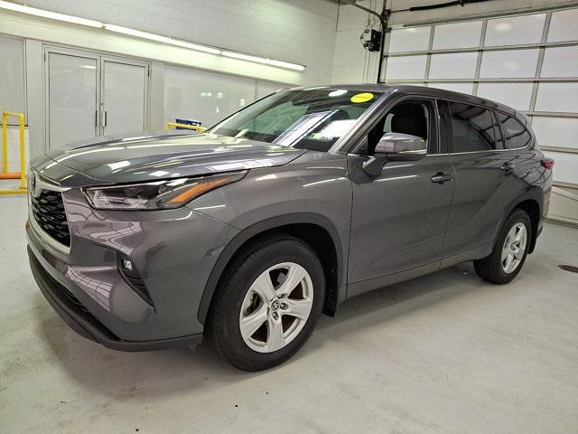 used 2022 Toyota Highlander car, priced at $33,900