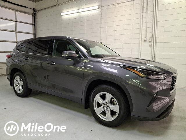 used 2022 Toyota Highlander car, priced at $33,900