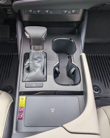 new 2025 Lexus ES 350 car, priced at $46,107