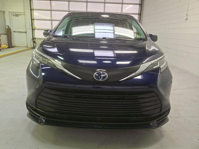 used 2021 Toyota Sienna car, priced at $31,400