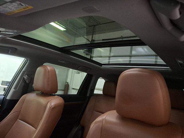 used 2019 Toyota Highlander car, priced at $28,100
