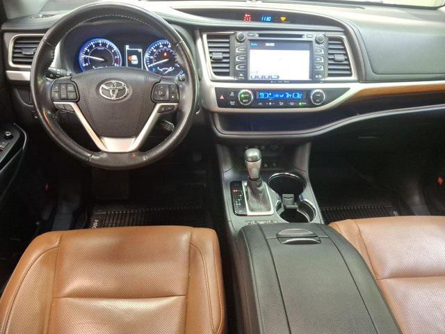 used 2019 Toyota Highlander car, priced at $29,600
