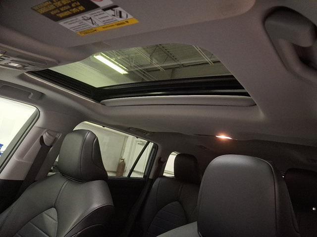 used 2020 Toyota Highlander Hybrid car, priced at $30,800
