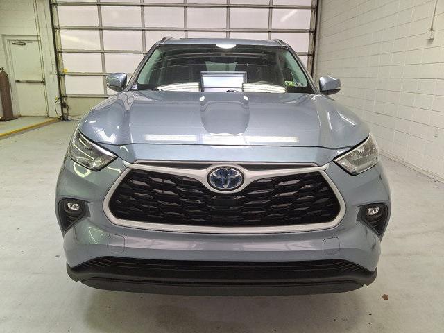 used 2020 Toyota Highlander Hybrid car, priced at $30,800