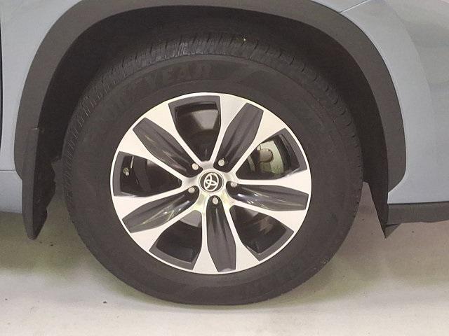 used 2020 Toyota Highlander Hybrid car, priced at $30,800