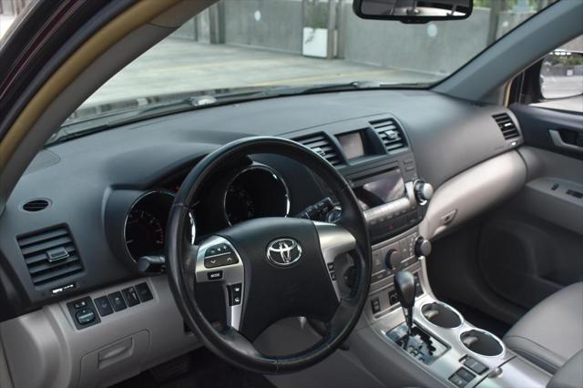 used 2011 Toyota Highlander car, priced at $13,495