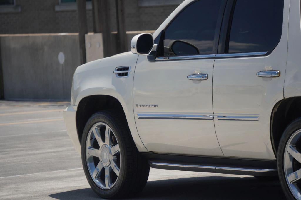 used 2008 Cadillac Escalade car, priced at $7,650