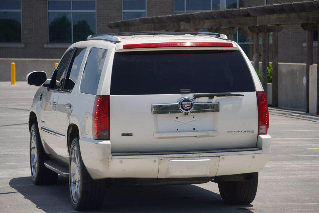 used 2008 Cadillac Escalade car, priced at $8,550