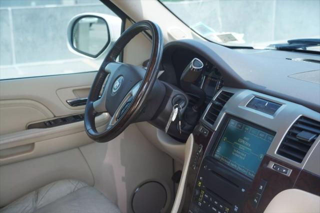 used 2008 Cadillac Escalade car, priced at $8,995