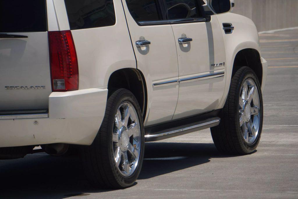 used 2008 Cadillac Escalade car, priced at $8,550
